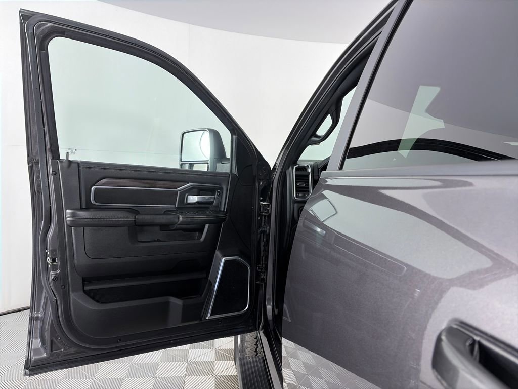 Used 2025 RAM 2500 Laramie w/ Sport Appearance Package image 10