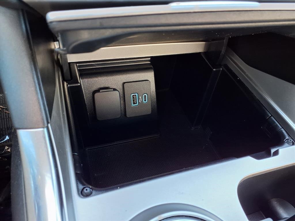 Certified 2020 Ford Explorer XLT w/ Equipment Group 202A image 6