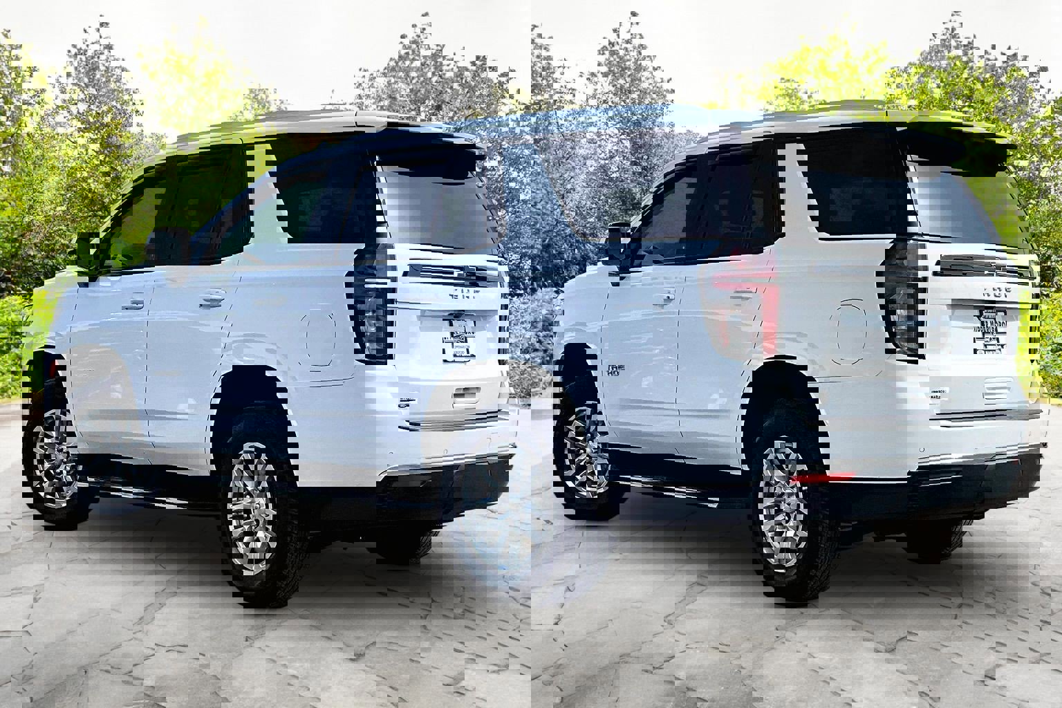 Used 2024 Chevrolet Tahoe LS image 2