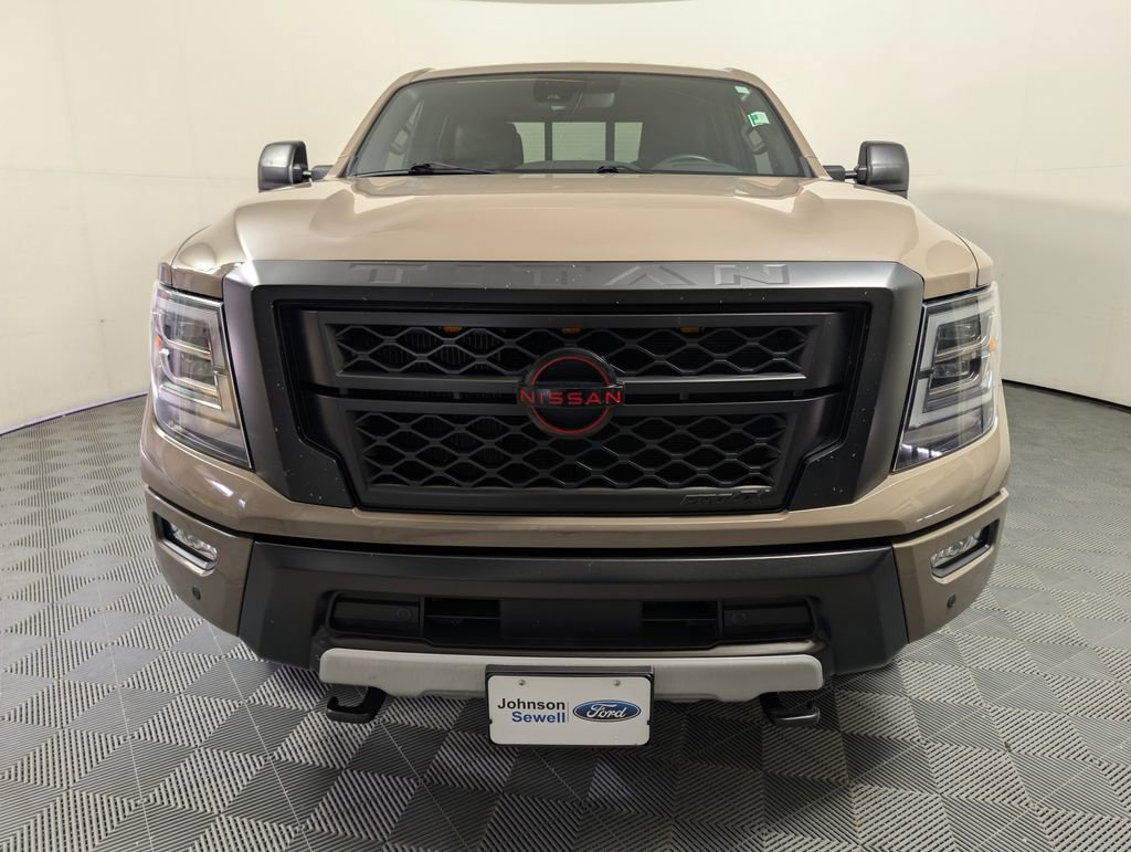 Used 2023 Nissan Titan PRO-4X AWD/4WD image 3