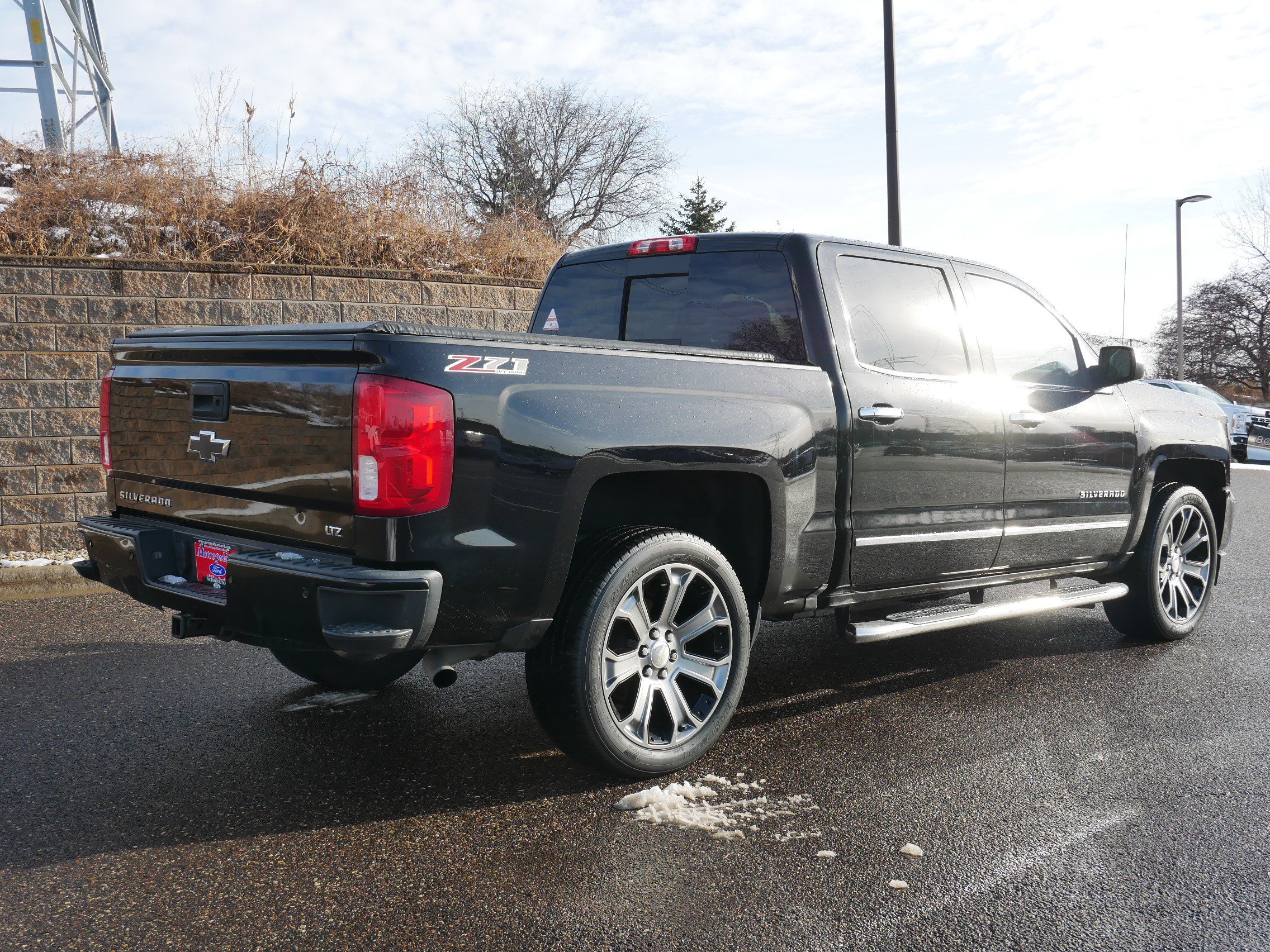 Used 2017 Chevrolet Silverado 1500 LTZ Z71 w/ LTZ Plus Package image 6