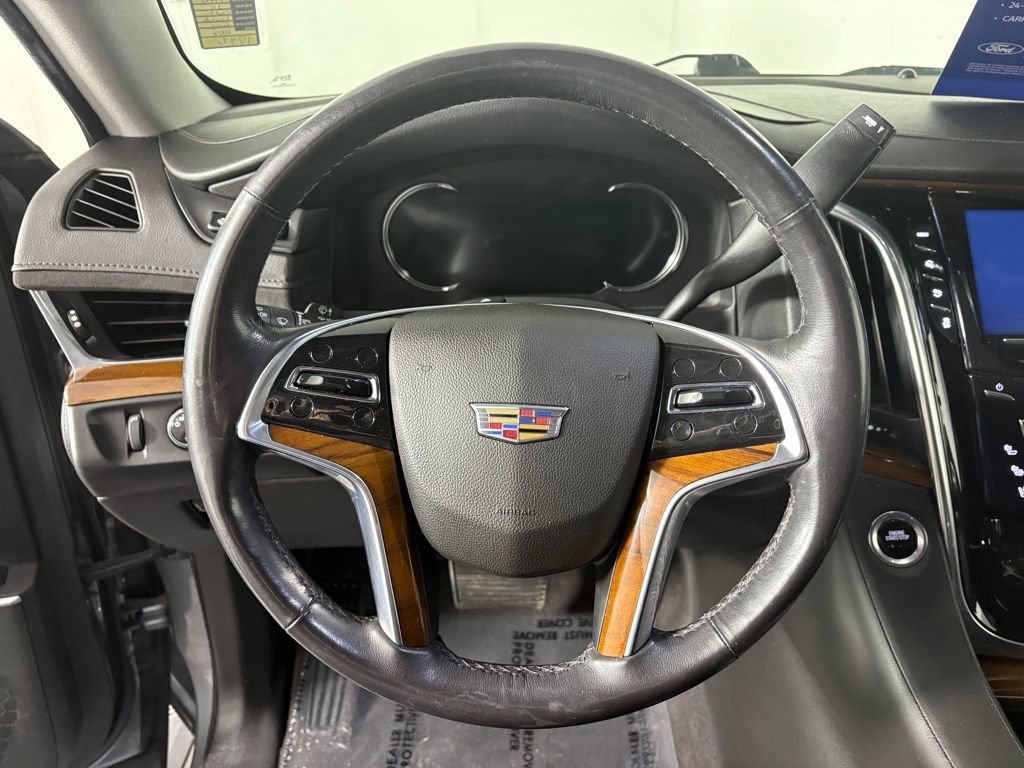 Used 2020 Cadillac Escalade Premium Luxury image 17