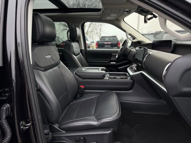 Certified 2025 Ford Expedition Platinum image 33