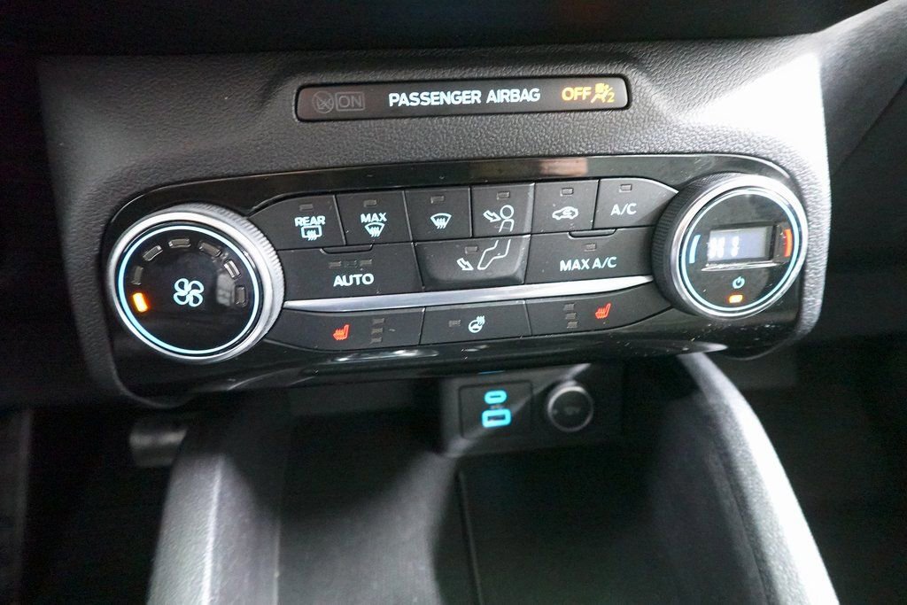 Certified 2021 Ford Escape SE w/ Cold Weather Package image 18