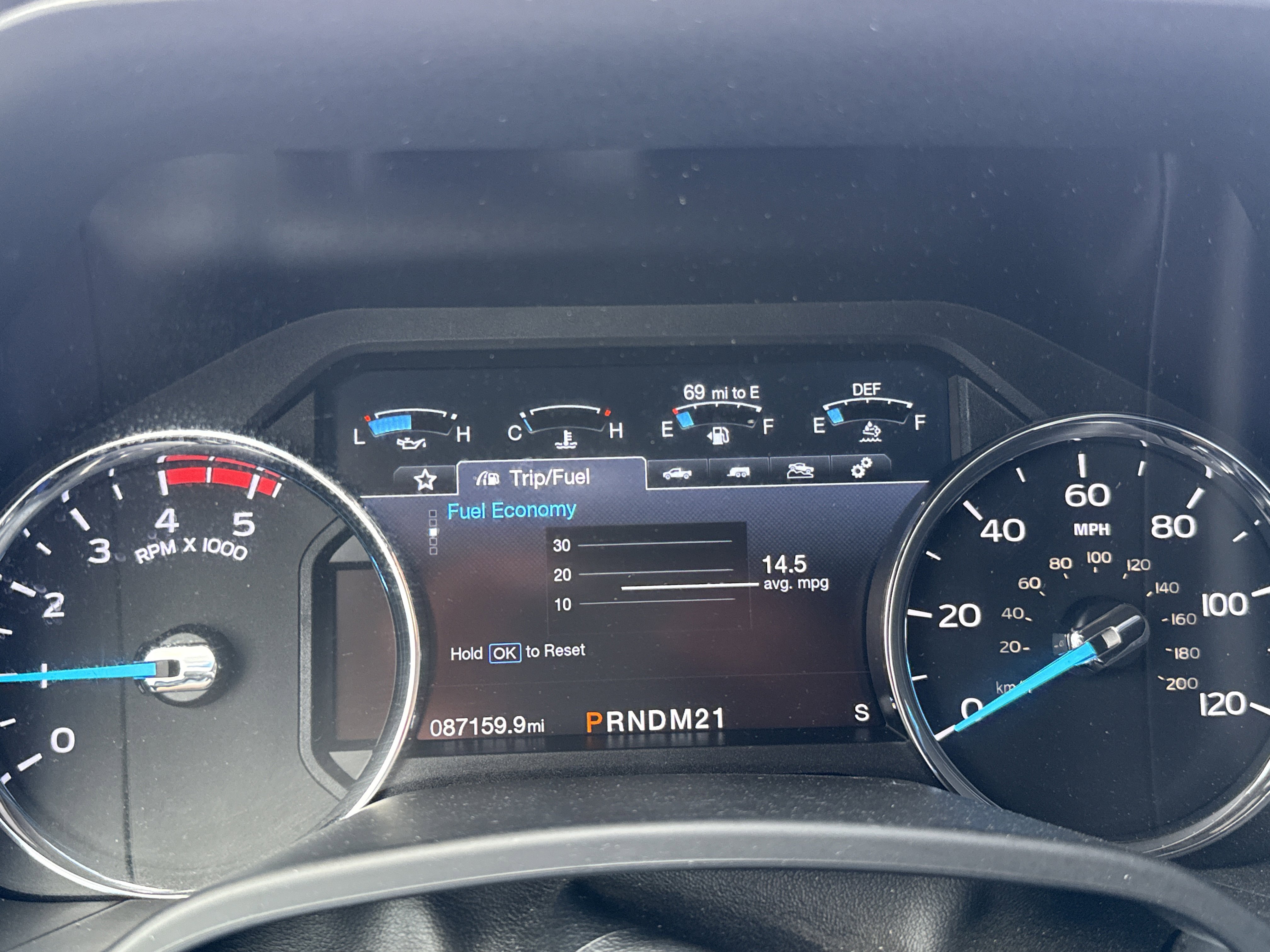 Certified 2019 Ford F350 Lariat w/ Camper Package AWD/4WD image 16
