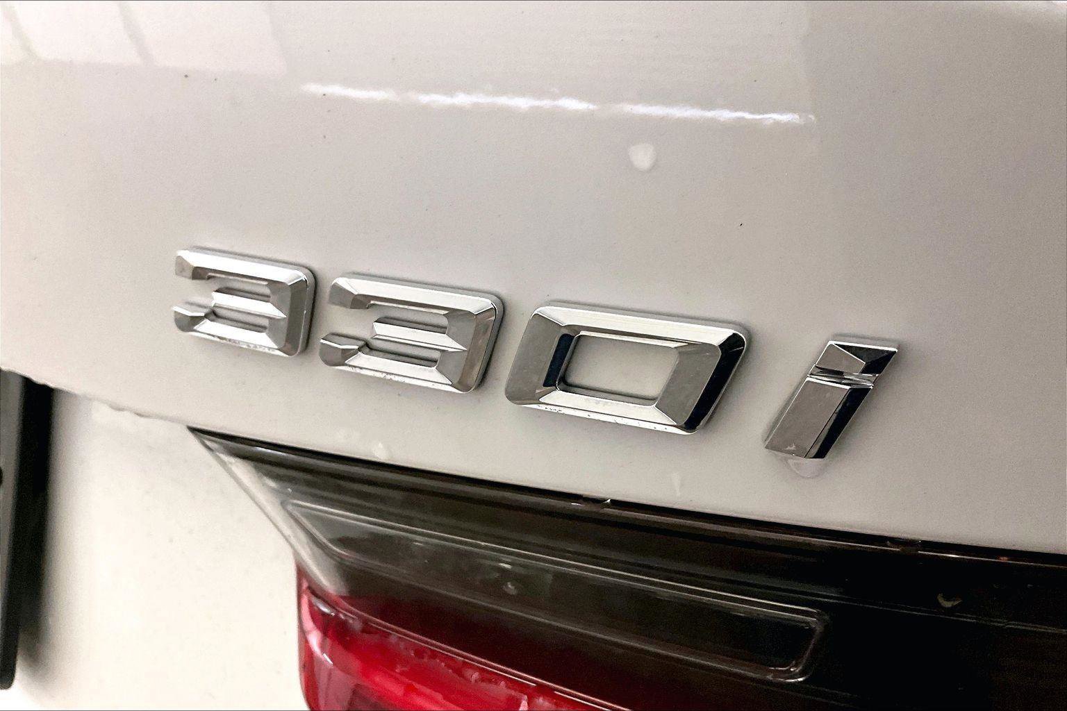 Used 2022 BMW 330i xDrive 330i xDrive w/ Driving Assistance Package image 13