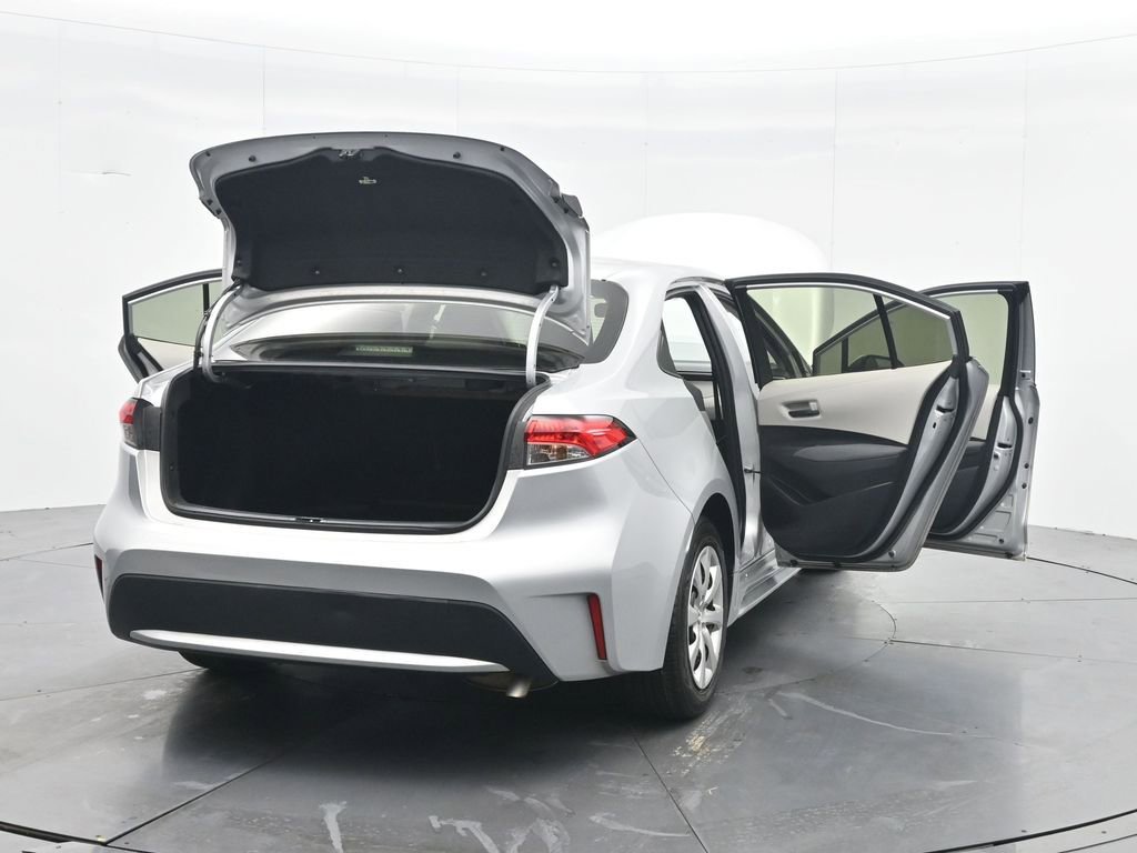 Used 2022 Toyota Corolla LE FWD image 35