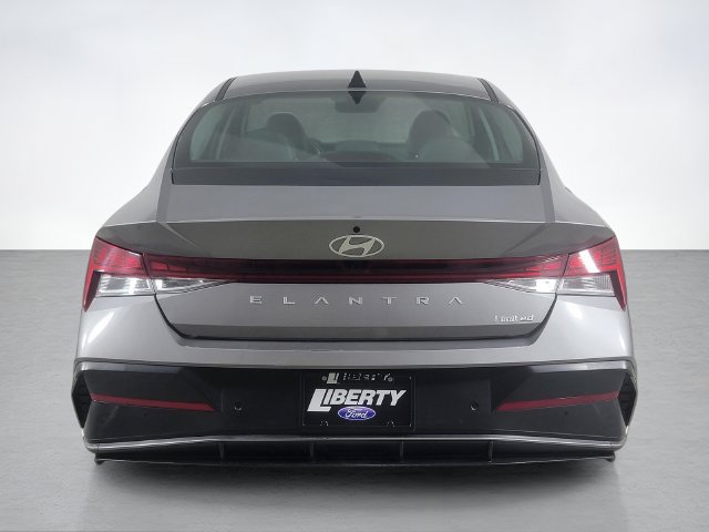 Used 2024 Hyundai Elantra Limited FWD image 4
