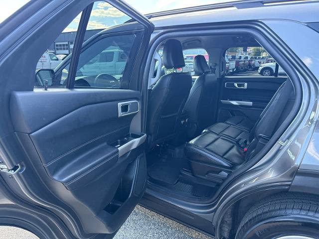 Certified 2023 Ford Explorer XLT w/ Equipment Group 202A AWD/4WD image 8