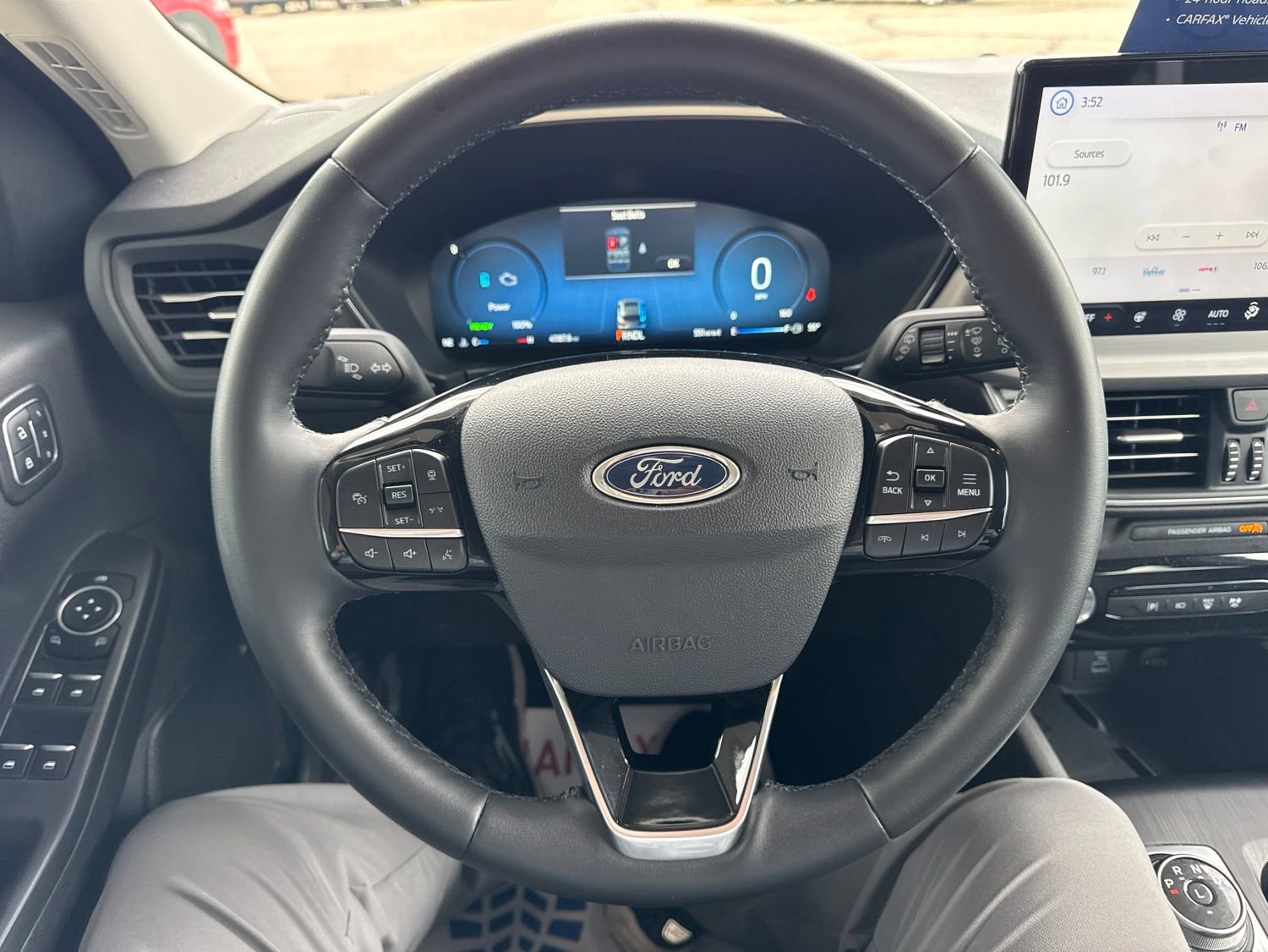 Certified 2023 Ford Escape Platinum AWD/4WD image 28