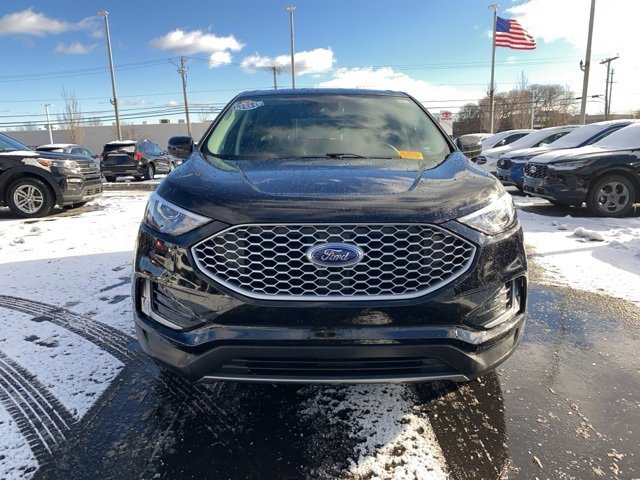 Certified 2023 Ford Edge SEL w/ Convenience Package image 2