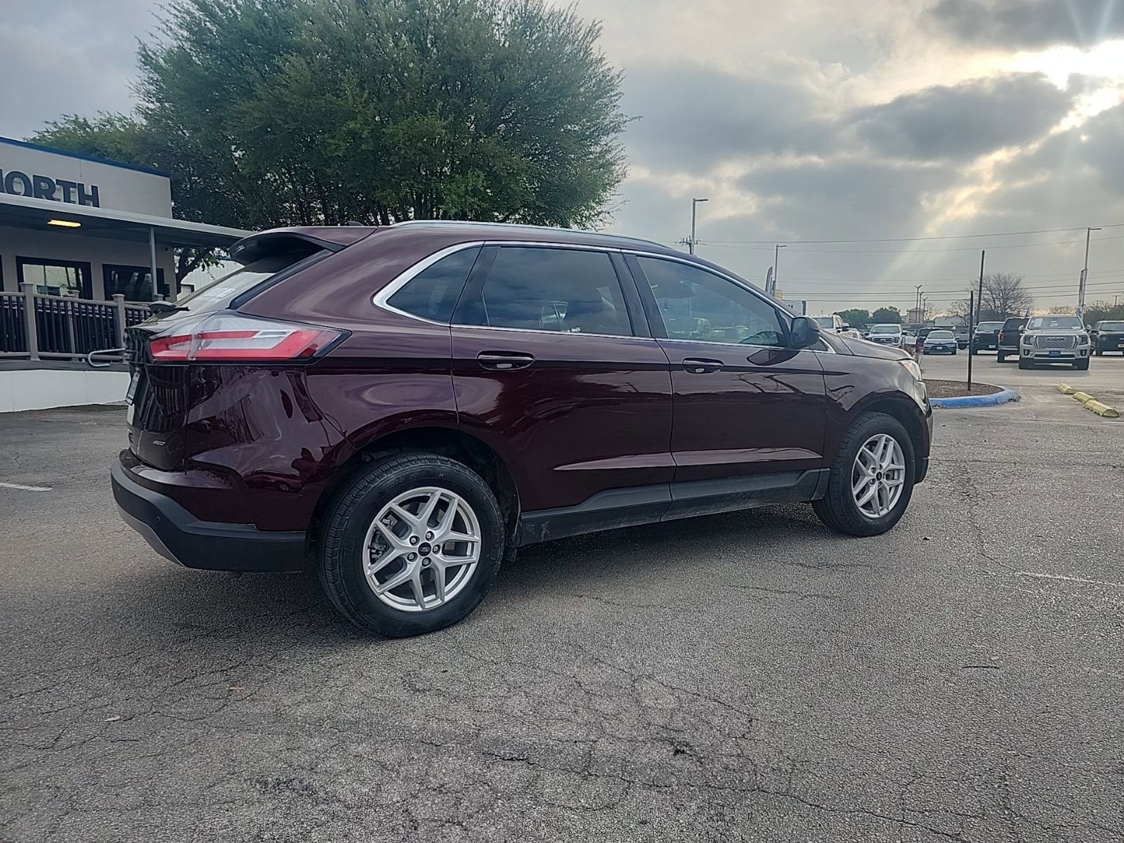 Certified 2023 Ford Edge SEL w/ Convenience Package image 3