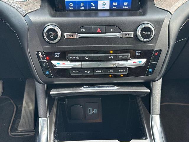 Certified 2020 Ford Explorer Platinum w/ Premium Technology Package AWD/4WD image 17