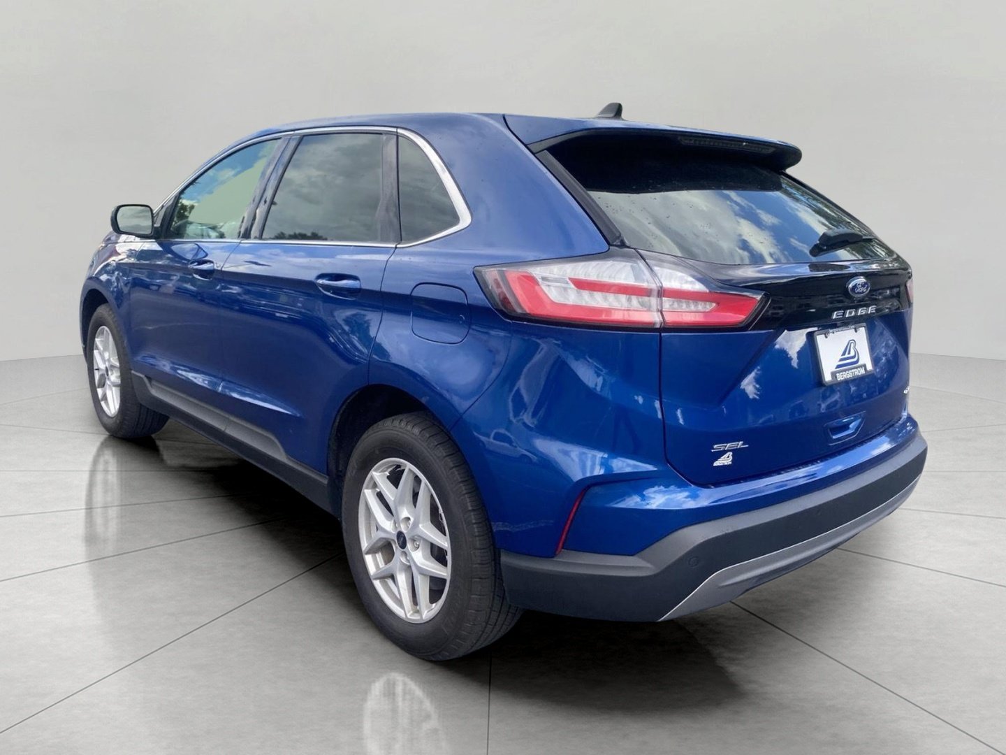 Certified 2024 Ford Edge SEL w/ Convenience Package AWD/4WD image 12
