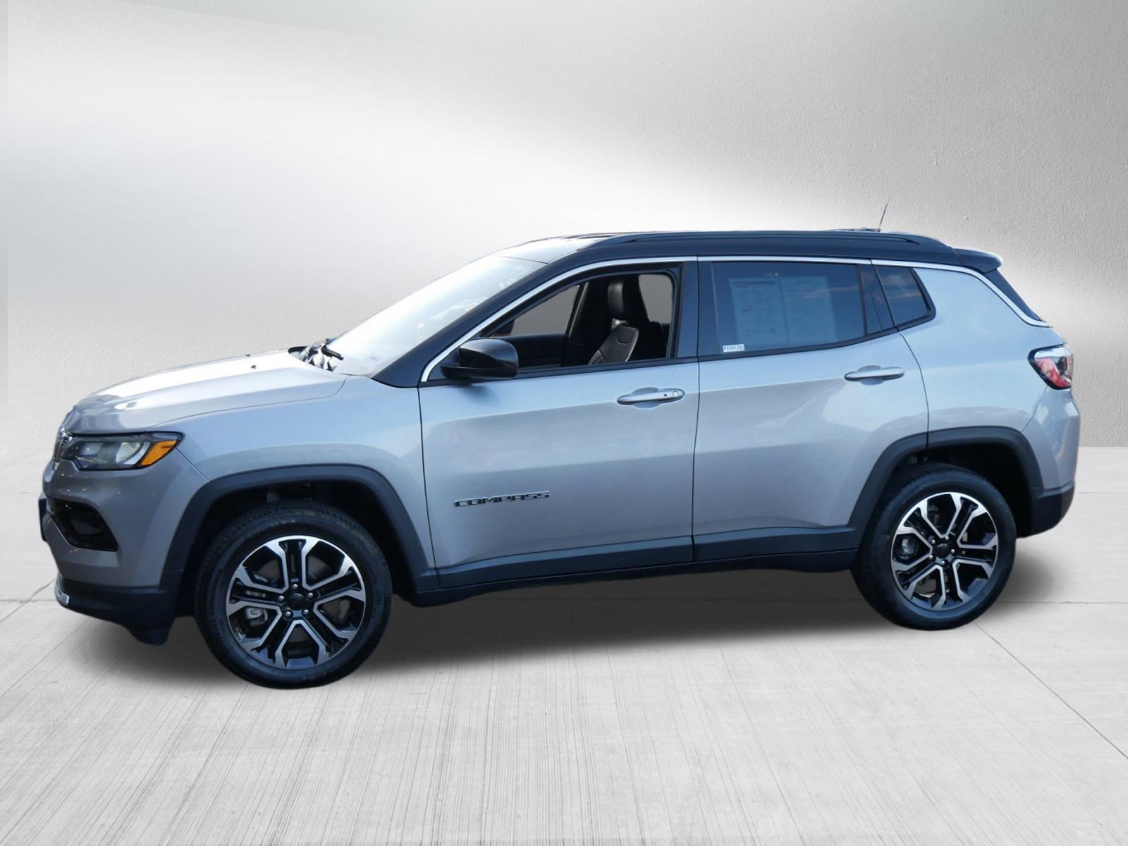 Used 2023 Jeep Compass Limited image 6