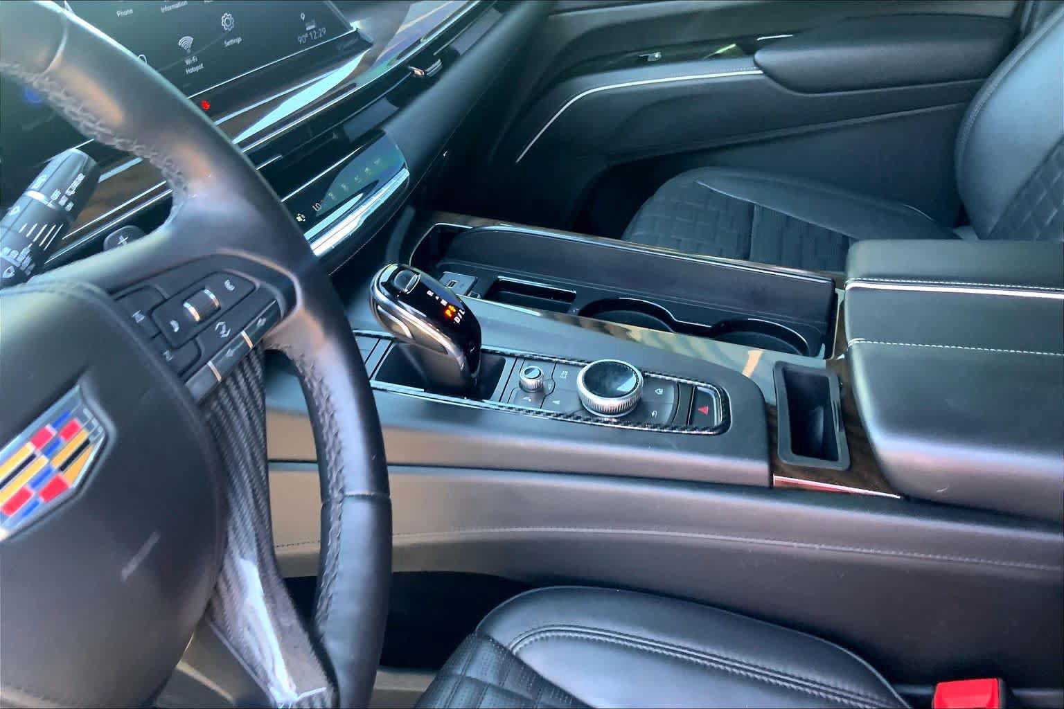 Used 2023 Cadillac Escalade Sport Platinum AWD/4WD image 17