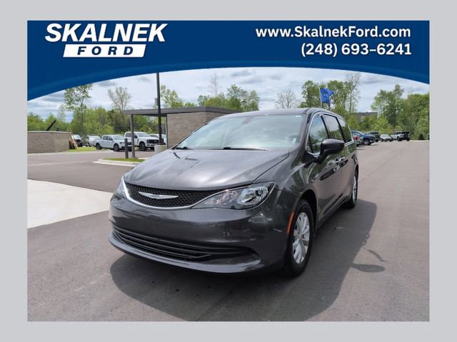 Used 2017 Chrysler Pacifica Touring w/ Tire & Wheel Group