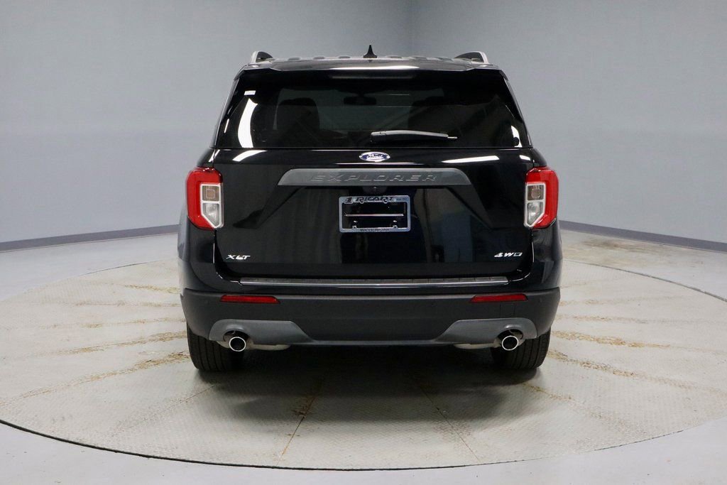 Certified 2023 Ford Explorer XLT w/ Equipment Group 202A image 4