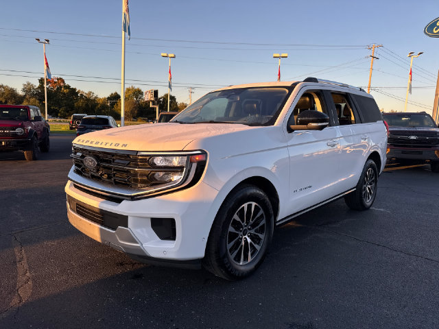 Certified 2025 Ford Expedition Platinum AWD/4WD image 3