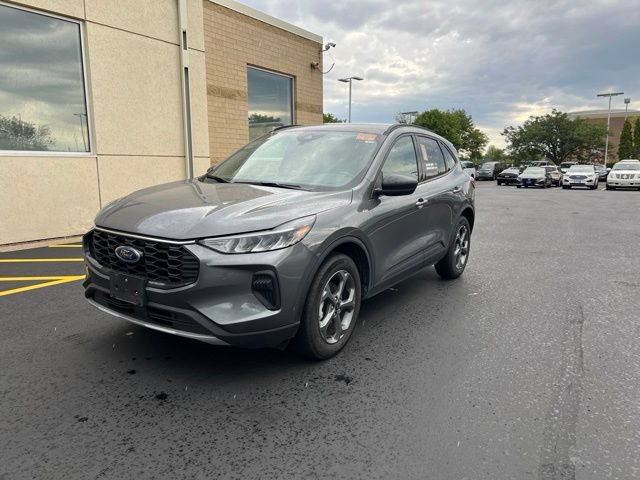 Certified 2025 Ford Escape ST-Line AWD/4WD image 4
