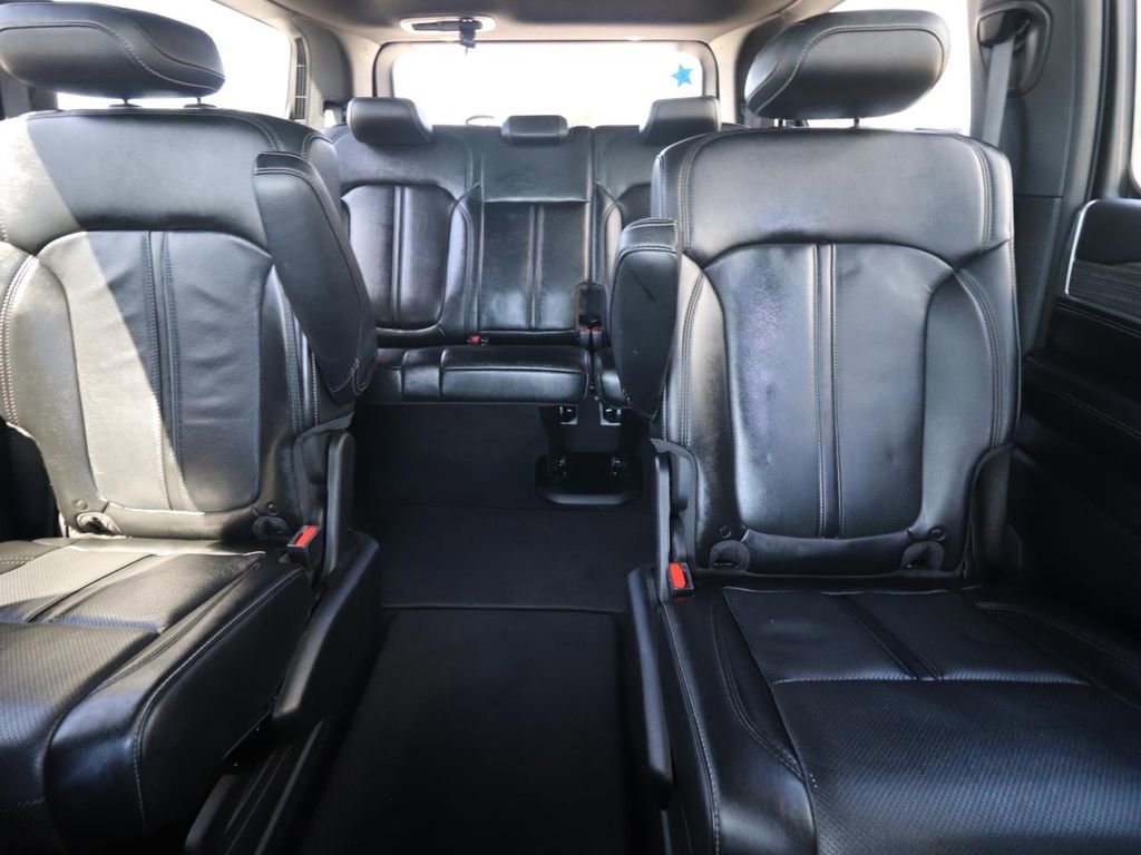Used 2024 Jeep Wagoneer Series III AWD/4WD image 9