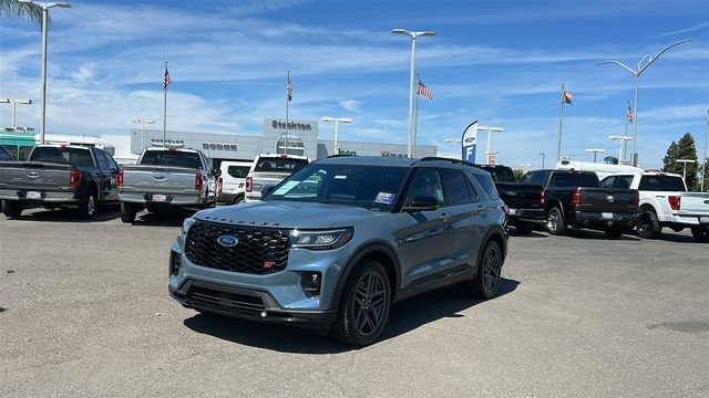 Certified 2025 Ford Explorer ST RWD image 8