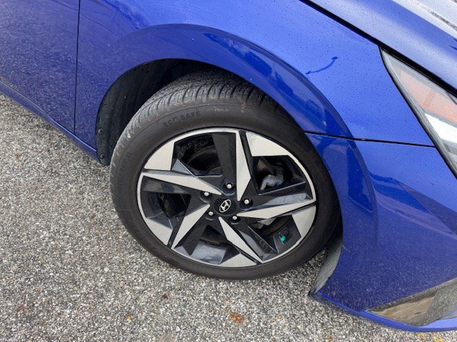 Used 2023 Hyundai Elantra Limited w/ Cargo Package FWD image 34
