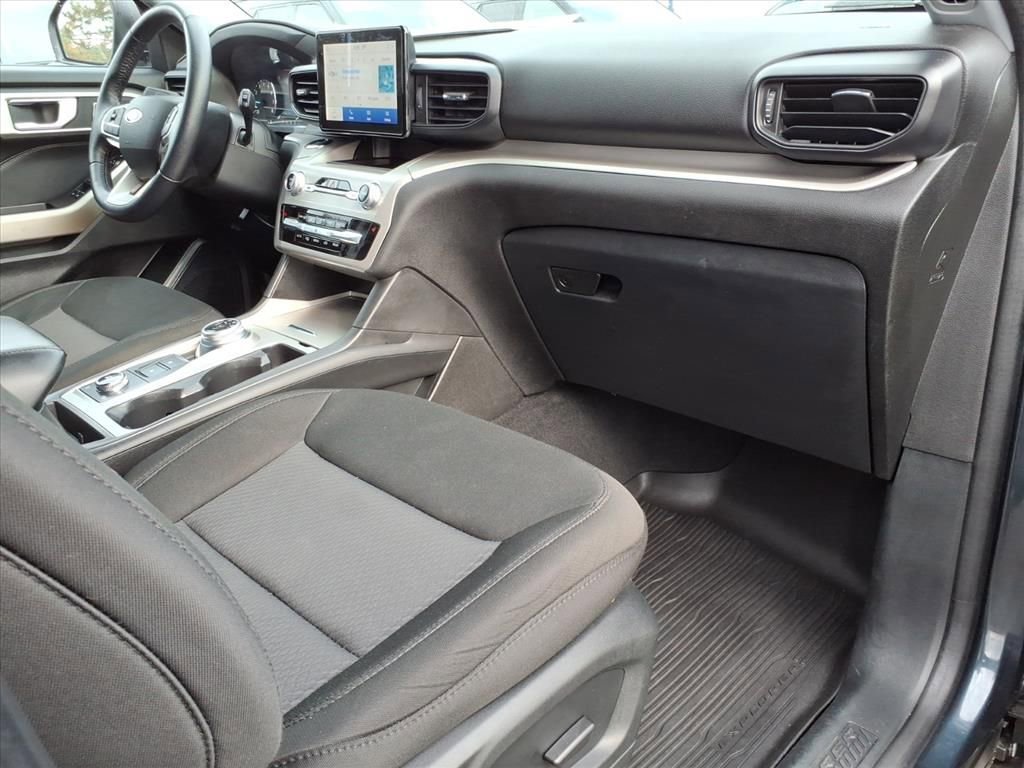 Certified 2022 Ford Explorer XLT w/ Class IV Trailer Tow Package image 9