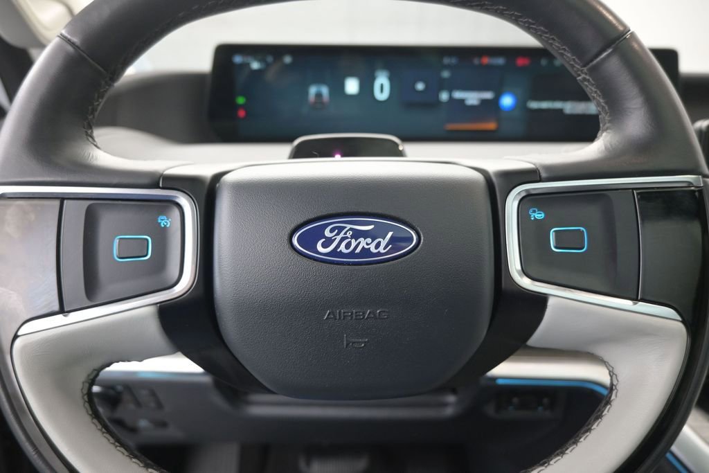 Certified 2025 Ford Expedition Platinum w/ Driver's Package AWD/4WD image 13