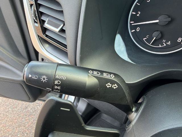 Used 2022 Nissan Rogue SV AWD/4WD image 35
