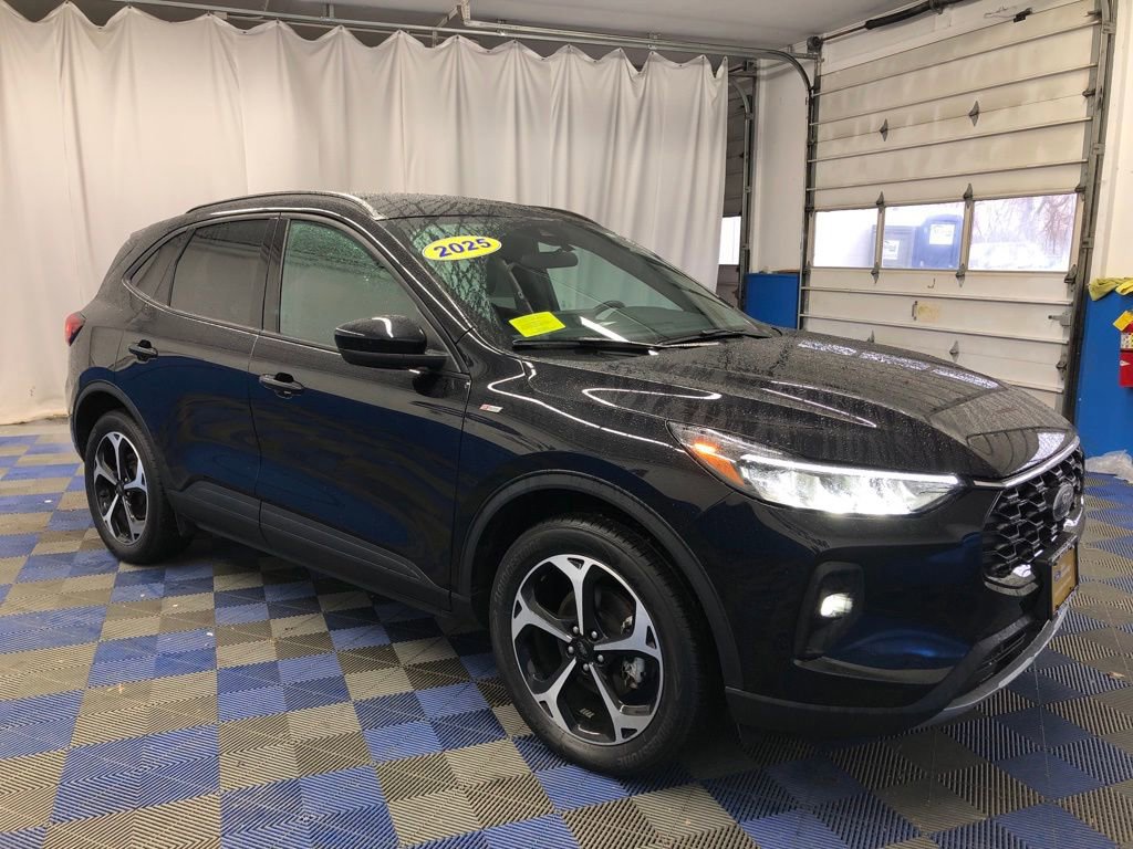 Certified 2025 Ford Escape ST-Line Elite w/ Tech Pack #1 image 5