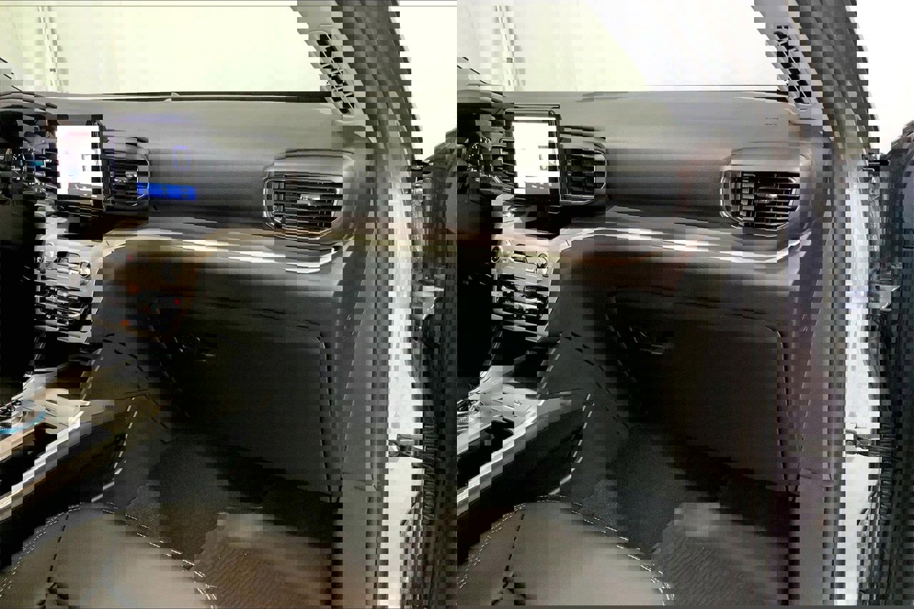 Certified 2024 Ford Explorer XLT w/ Equipment Group 202A image 16