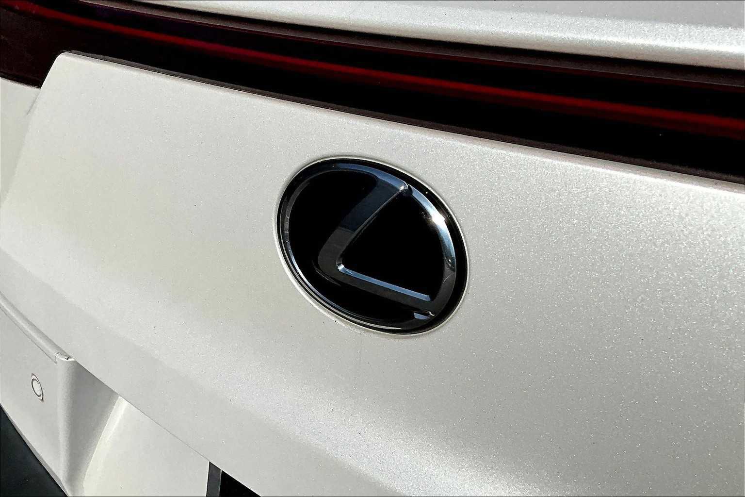 Used 2022 Lexus UX 200 w/ Premium Package image 30