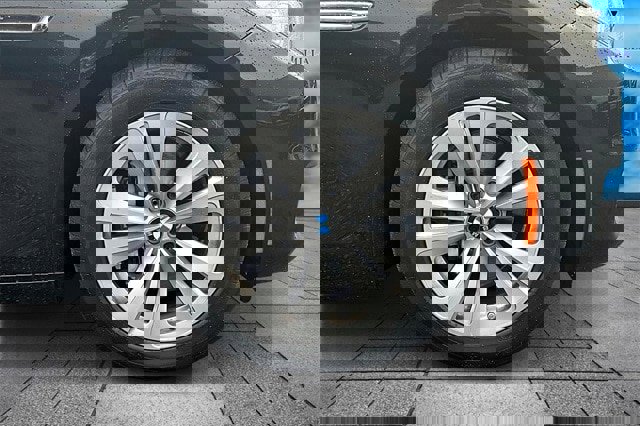 Used 2017 BMW 535i Gran Turismo image 8