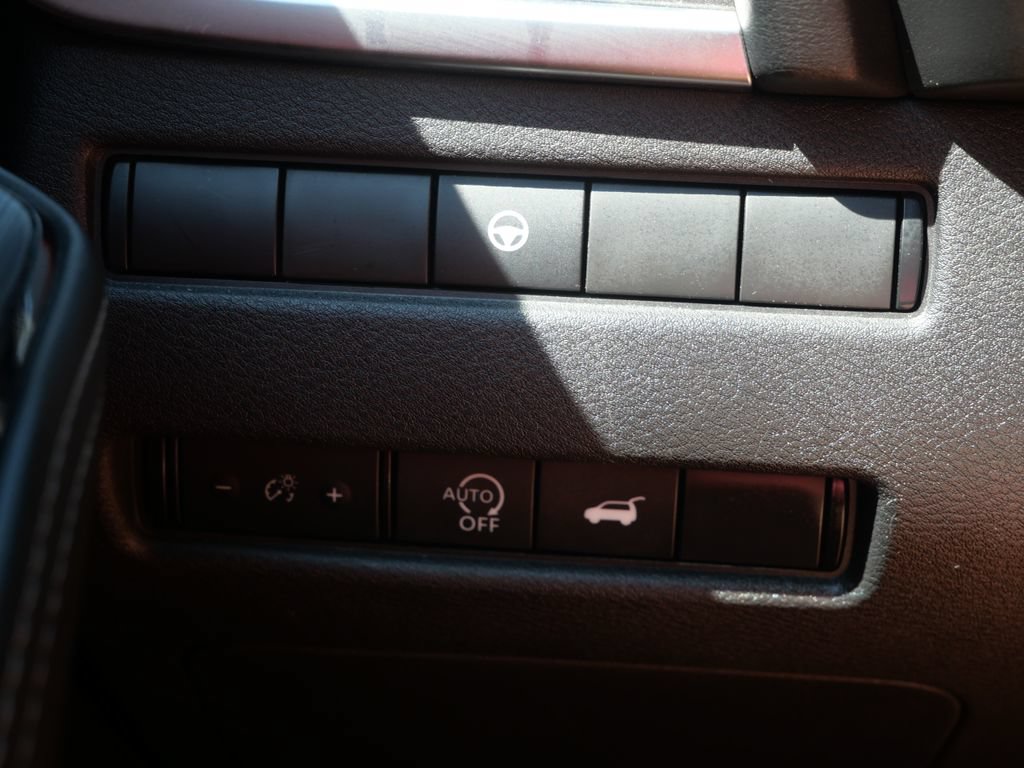 Used 2024 Nissan Rogue SV AWD/4WD image 24