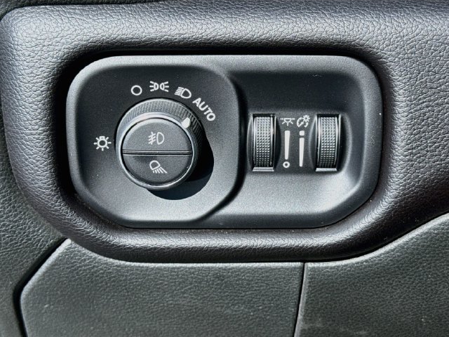 Used 2022 RAM 2500 Laramie AWD/4WD image 16