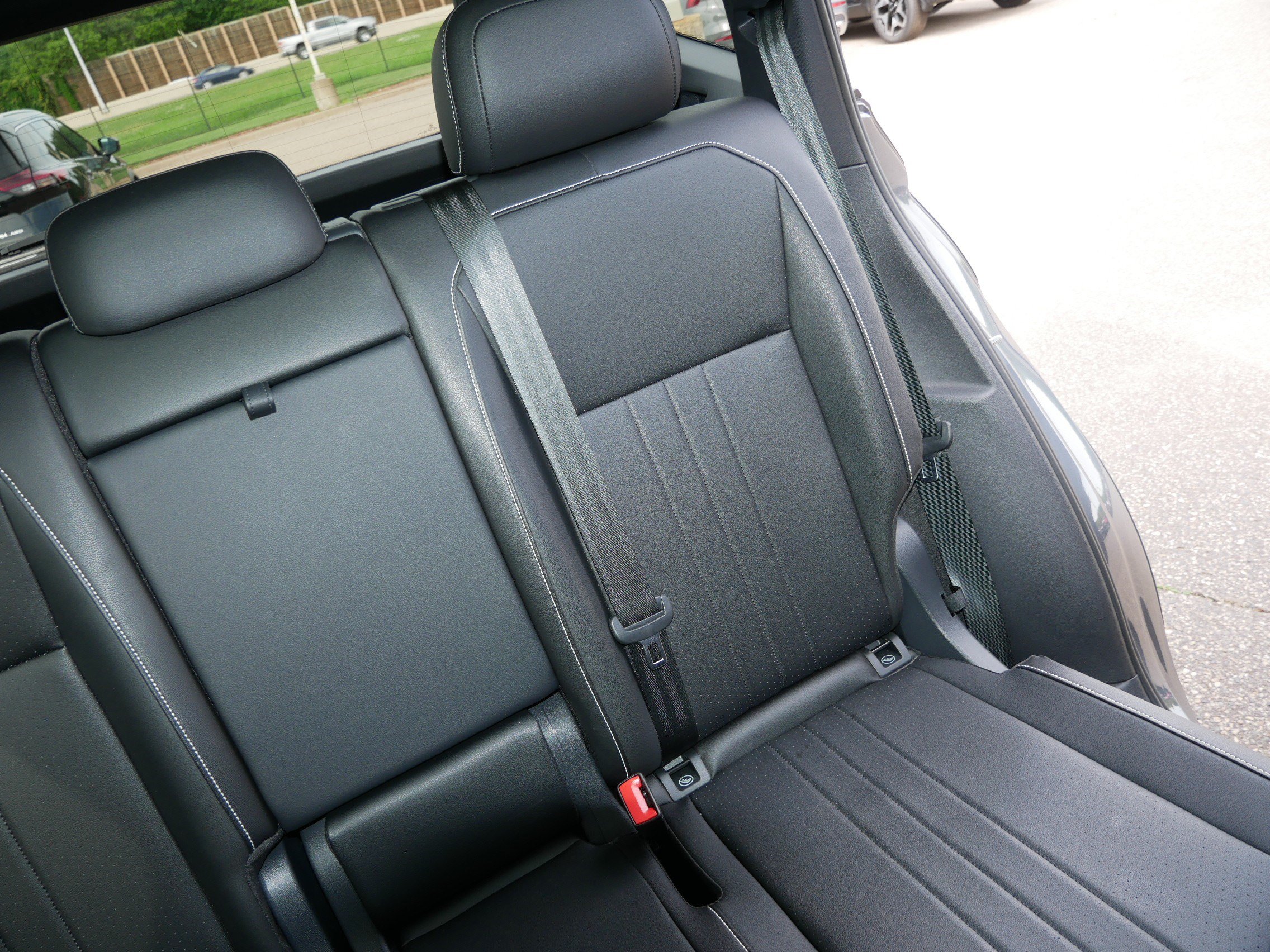 Used 2023 Volkswagen Tiguan SE R-Line AWD/4WD image 14