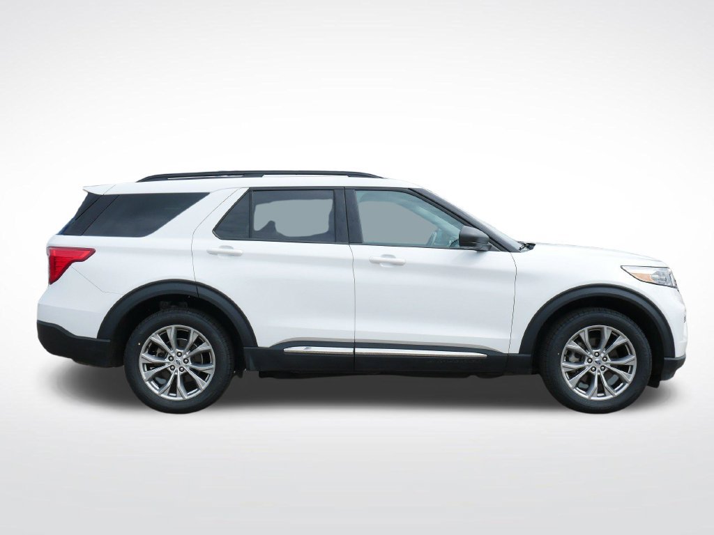 Certified 2023 Ford Explorer XLT AWD/4WD image 2
