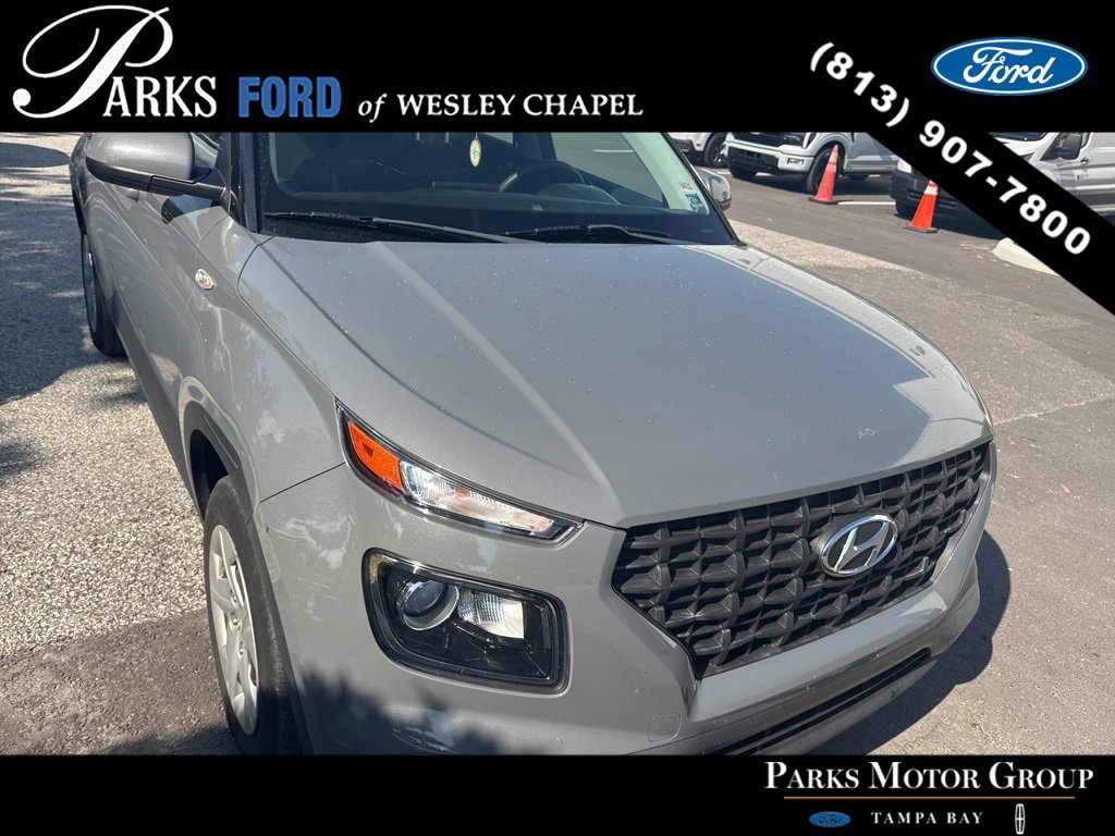 Used 2020 Hyundai Venue SE image 3