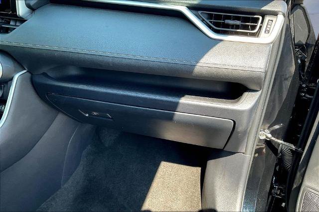 Used 2025 Toyota RAV4 XLE FWD image 27