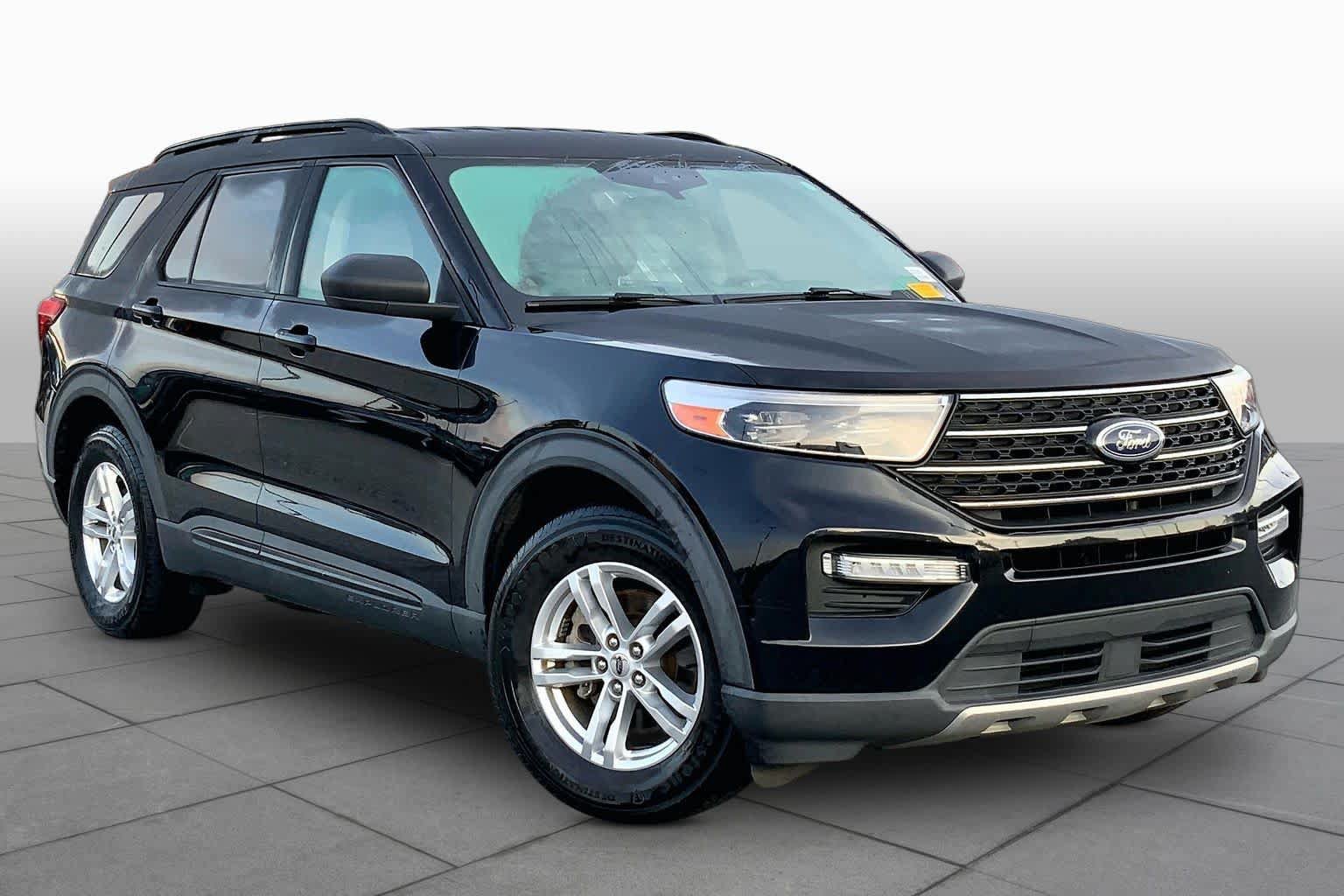 Certified 2020 Ford Explorer XLT w/ Equipment Group 202A RWD image 3