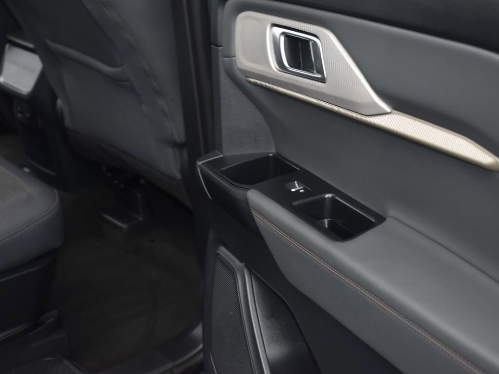 Certified 2025 Ford Explorer Active image 15