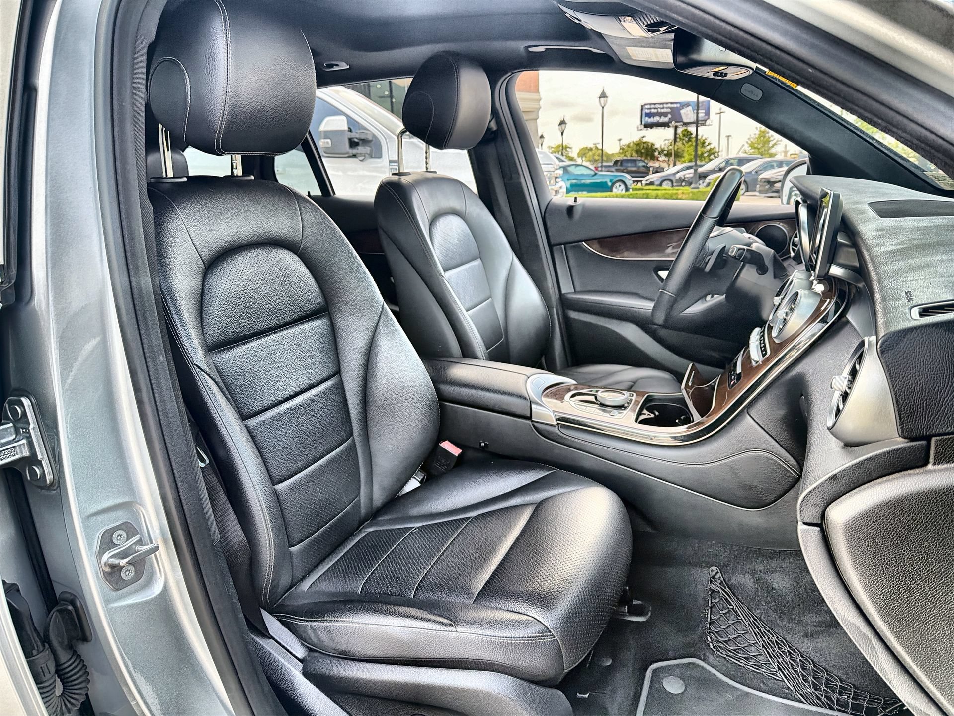 Used 2018 Mercedes-Benz GLC 300 image 24