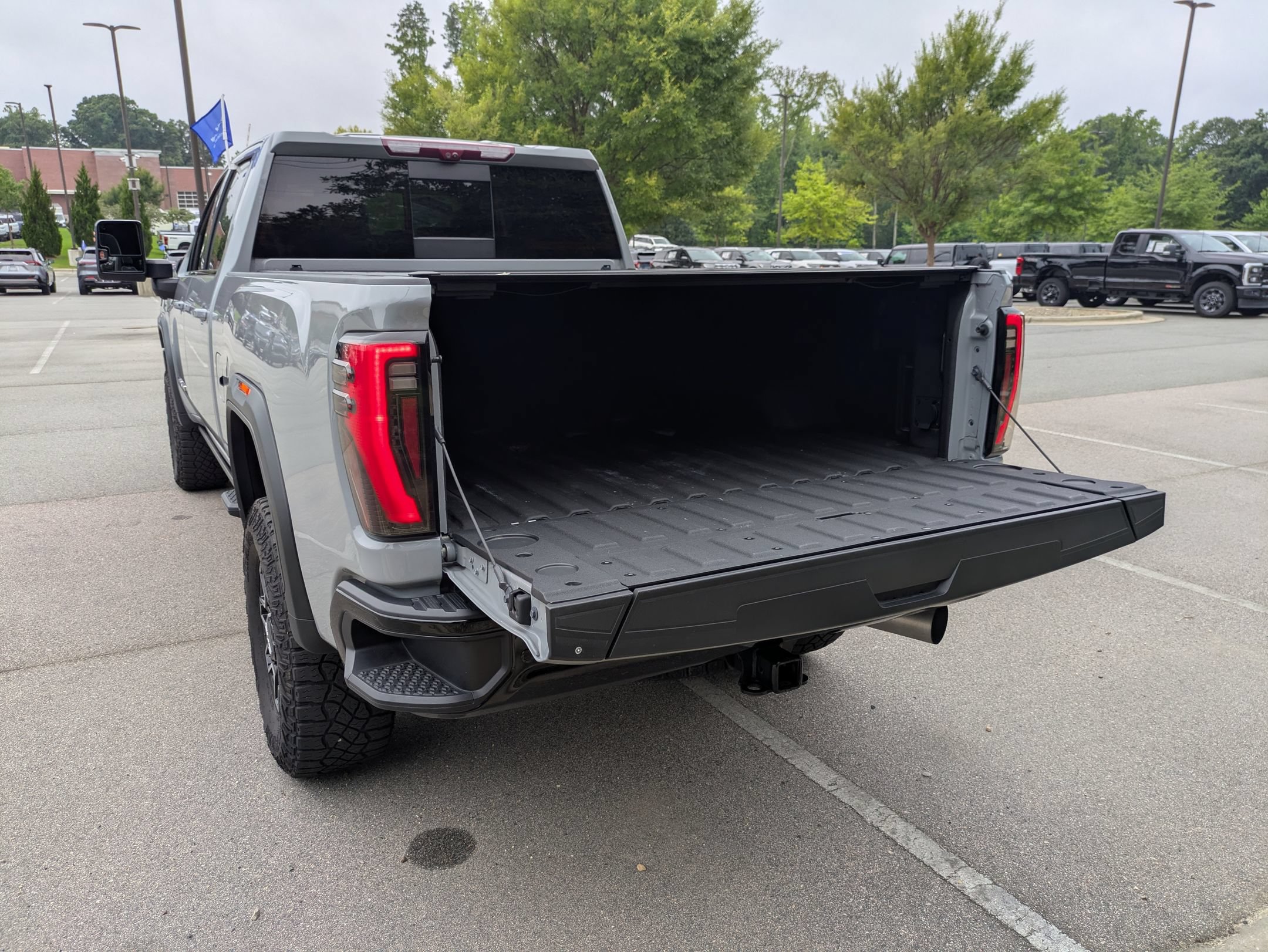 Used 2024 GMC Sierra 2500 AT4X AWD/4WD image 34