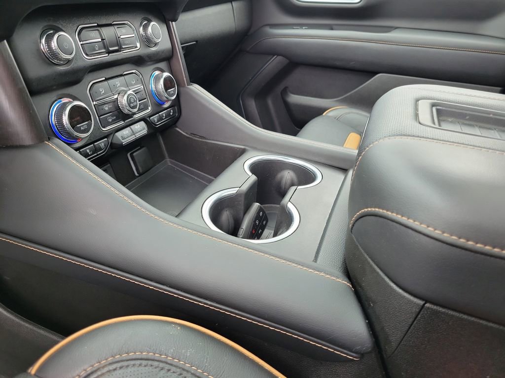 Used 2021 GMC Yukon XL AT4 w/ AT4 Premium Package AWD/4WD image 29