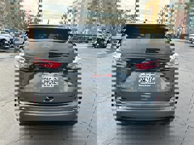 Certified 2024 Ford Edge SE w/ Black Appearance Package image 4