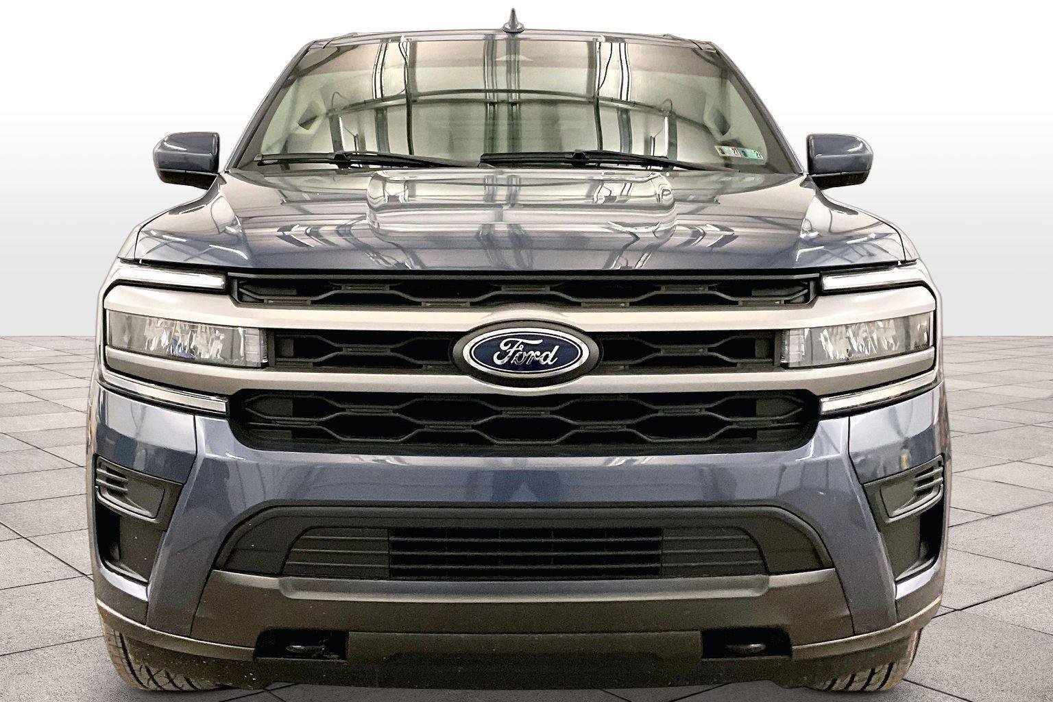 Certified 2022 Ford Expedition XLT image 3