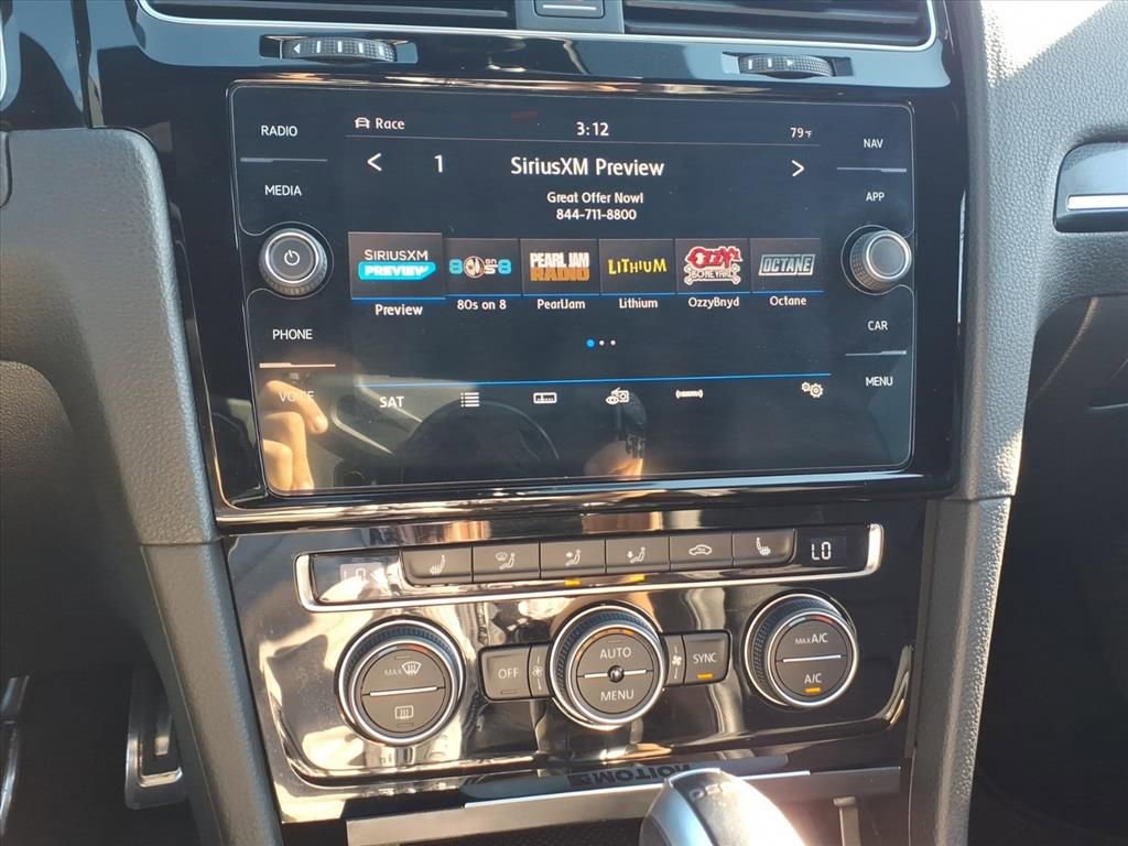 Used 2018 Volkswagen Golf R 4-Door image 23