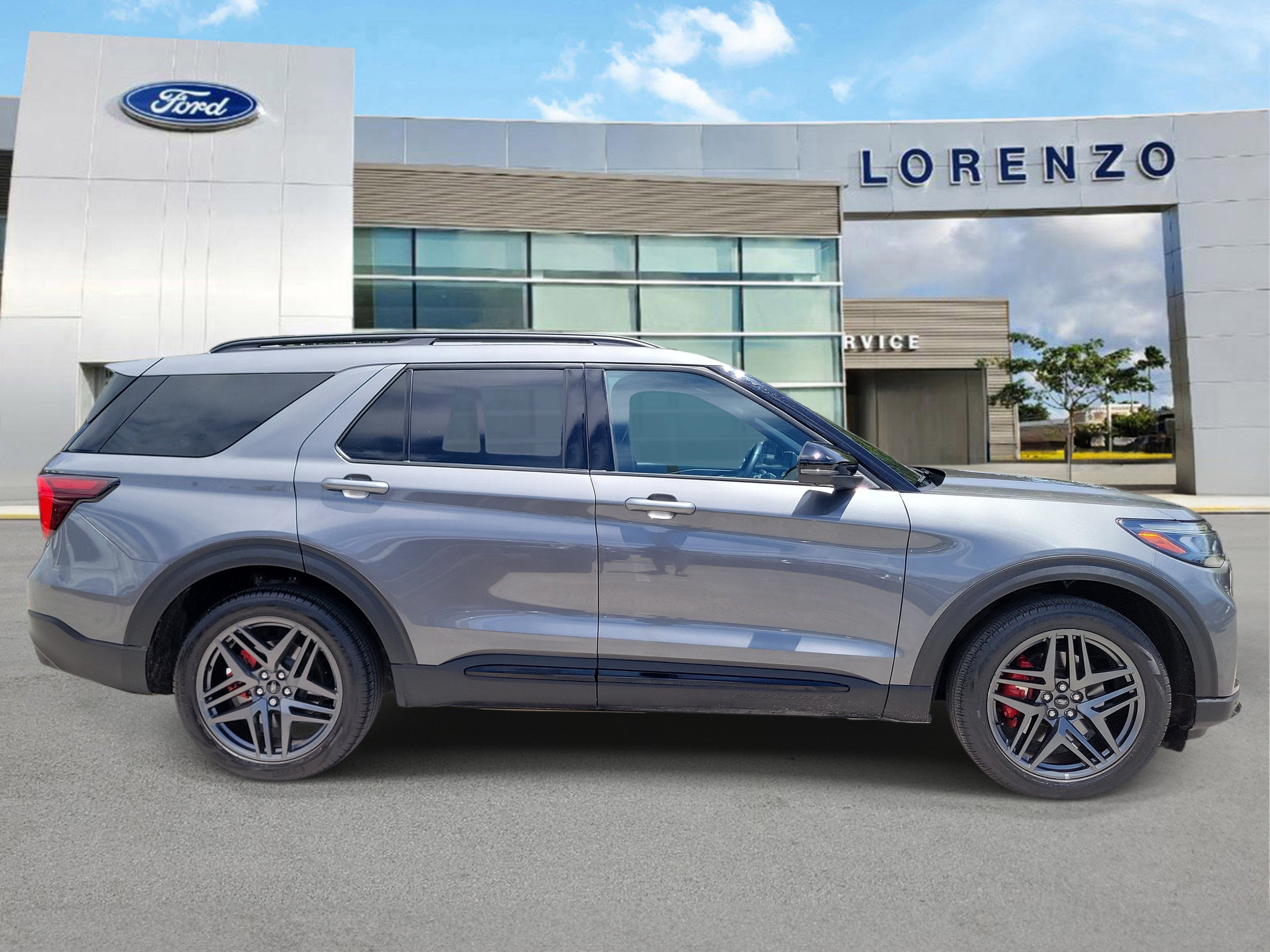Certified 2025 Ford Explorer ST RWD image 4