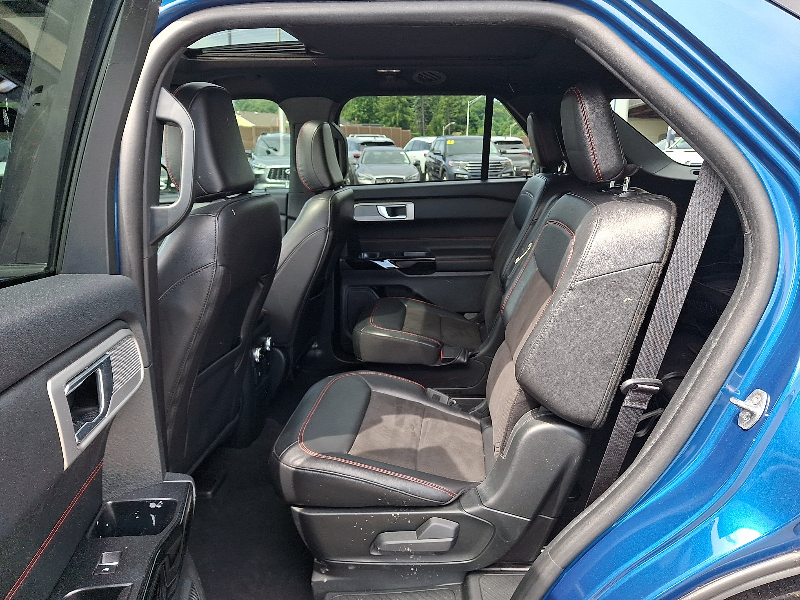 Certified 2023 Ford Explorer ST-Line w/ Class IV Trailer Tow Package AWD/4WD image 10